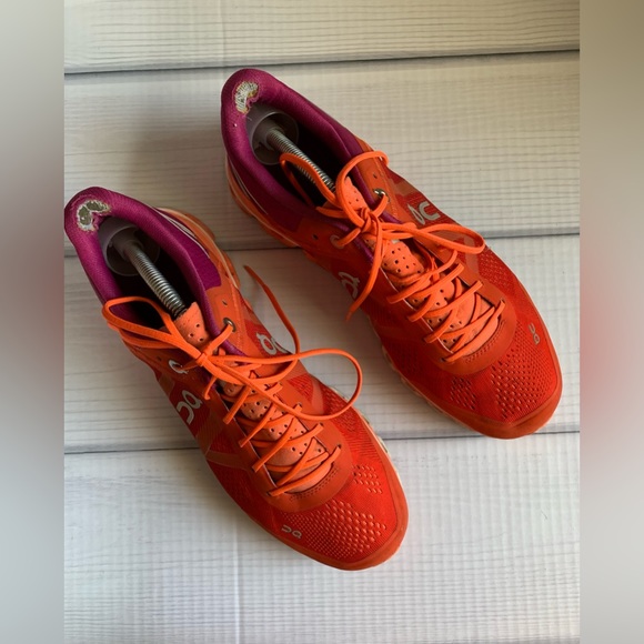 On Running Shoes - On Cloudflow Swiss Engineering Purple Women Sneaker Shoes Size 8